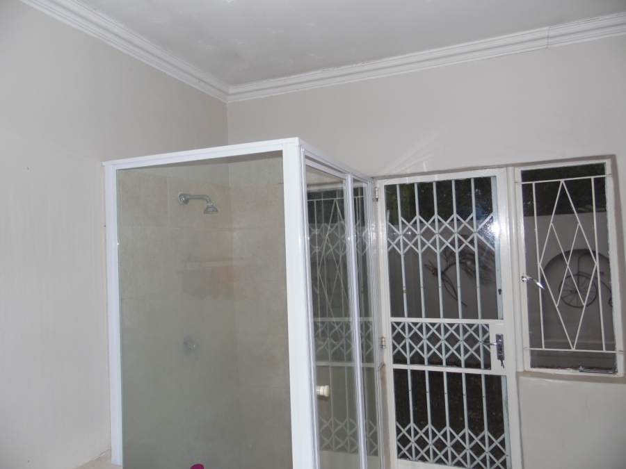 6 Bedroom Property for Sale in Jim Fouchepark Free State